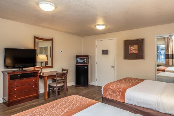 Blu Pacific Hotel image 25